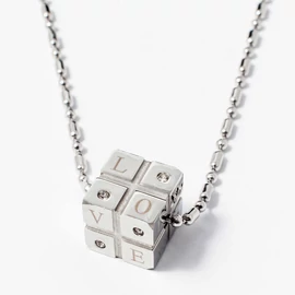 Dobókocka medál nyakláncon - ezüst bevonatos 